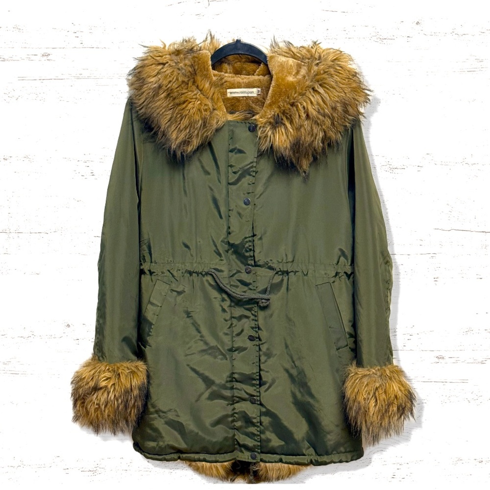 Roiiiii Women’s Green Faux Fur Winter Ski Snowboard Jacket Size Medium